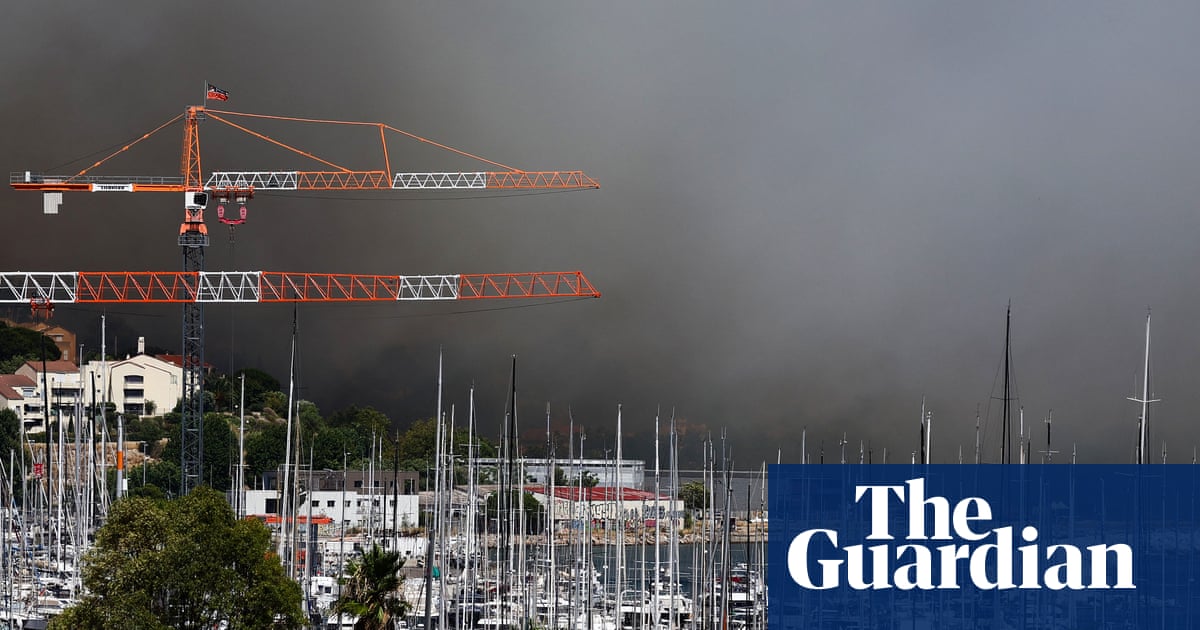 Marseille airport cancels all flights as wildfire encroaches on city