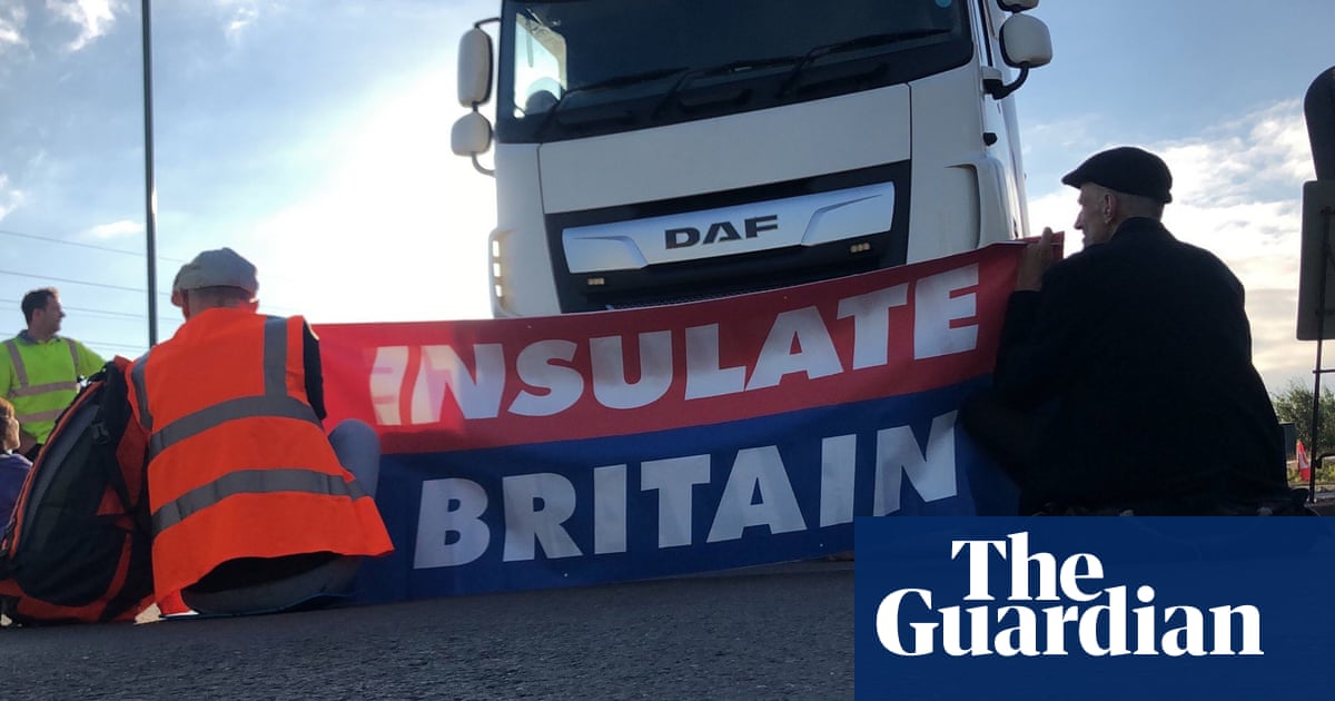 Green protesters bring M25 traffic to a halt for second time this week