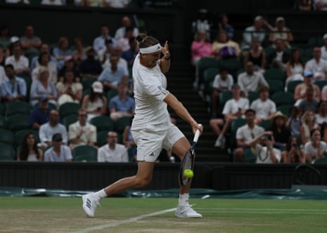 Alexander Zverev plays a forehand shot to Jiri Lehecka.