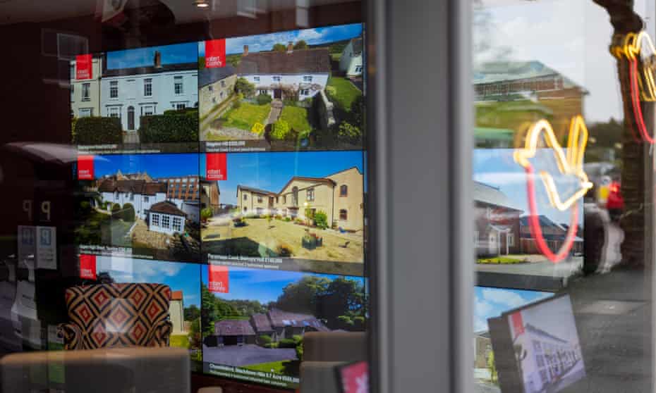 Estate agent window in Taunton