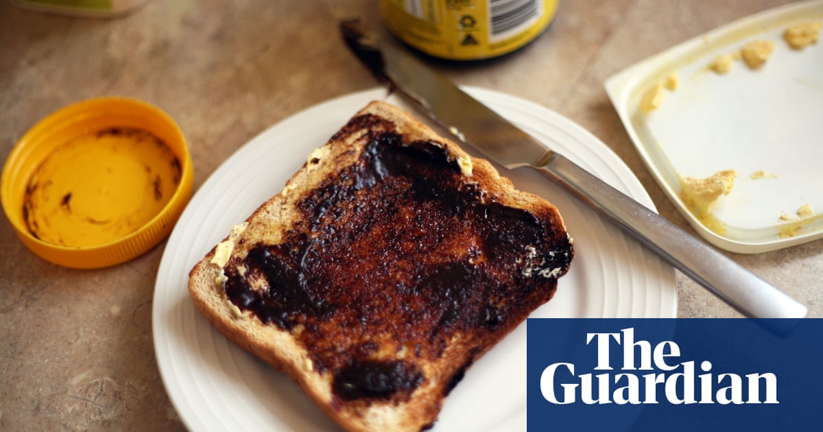 Anthony Albanese backs Australian cafe owner in Canada over reported Vegemite stoush with local authorities