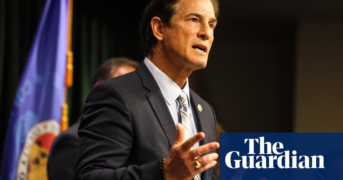 Menendez brothers lawyers to urge judge to remove prosecutors from case