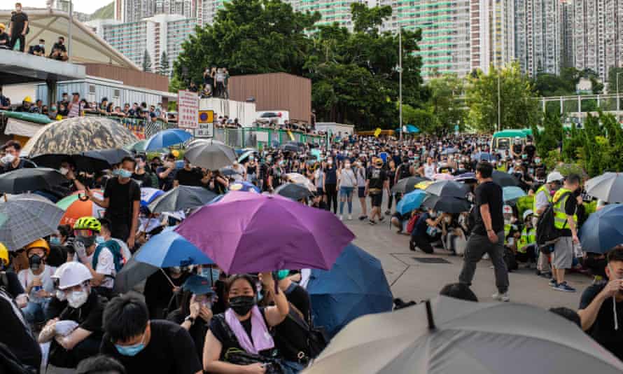 Protesters in the street in Wong Tai Sin on Monday