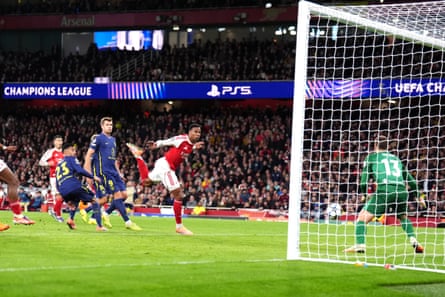 Gabriel Magalhães scores Arsenal’s first goal against Atlético Madrid.