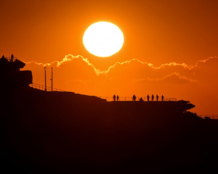 Hot public holiday expected for Sydney and Brisbane after record rain for parts of NSW and Queensland in September