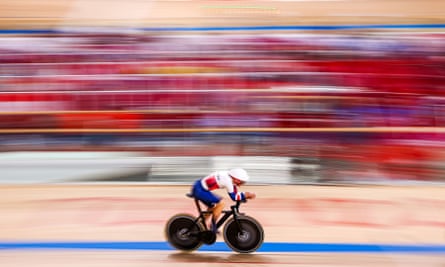 Dame Sarah Storey broke the world record in qualifying on her way to the gold medal race