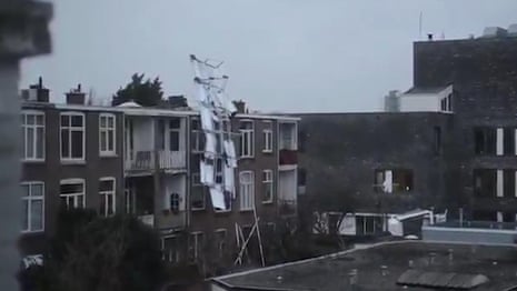 Solar panels blown off Netherlands apartment building - video 