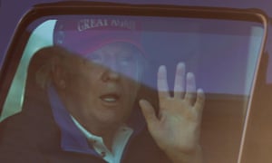 U.S. President Donald Trump arrives to the White House, in Washington<br>U.S. President Donald Trump waves to supporters as he drives past Freedom Plaza as he returns to the White House after playing golf in Washington, U.S., November 14, 2020. REUTERS/Carlos Barria TPX IMAGES OF THE DAY