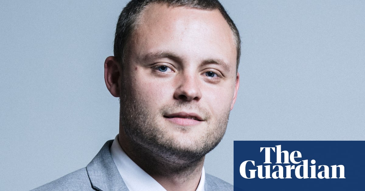 Ben Bradley urged to apologise over free school meals tweets