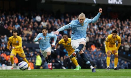 Erling Haaland puts Manchester City 1-0 up from the penalty spot