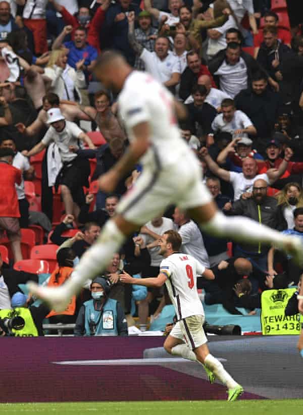 Harry Kane celebrates his goal against Germany