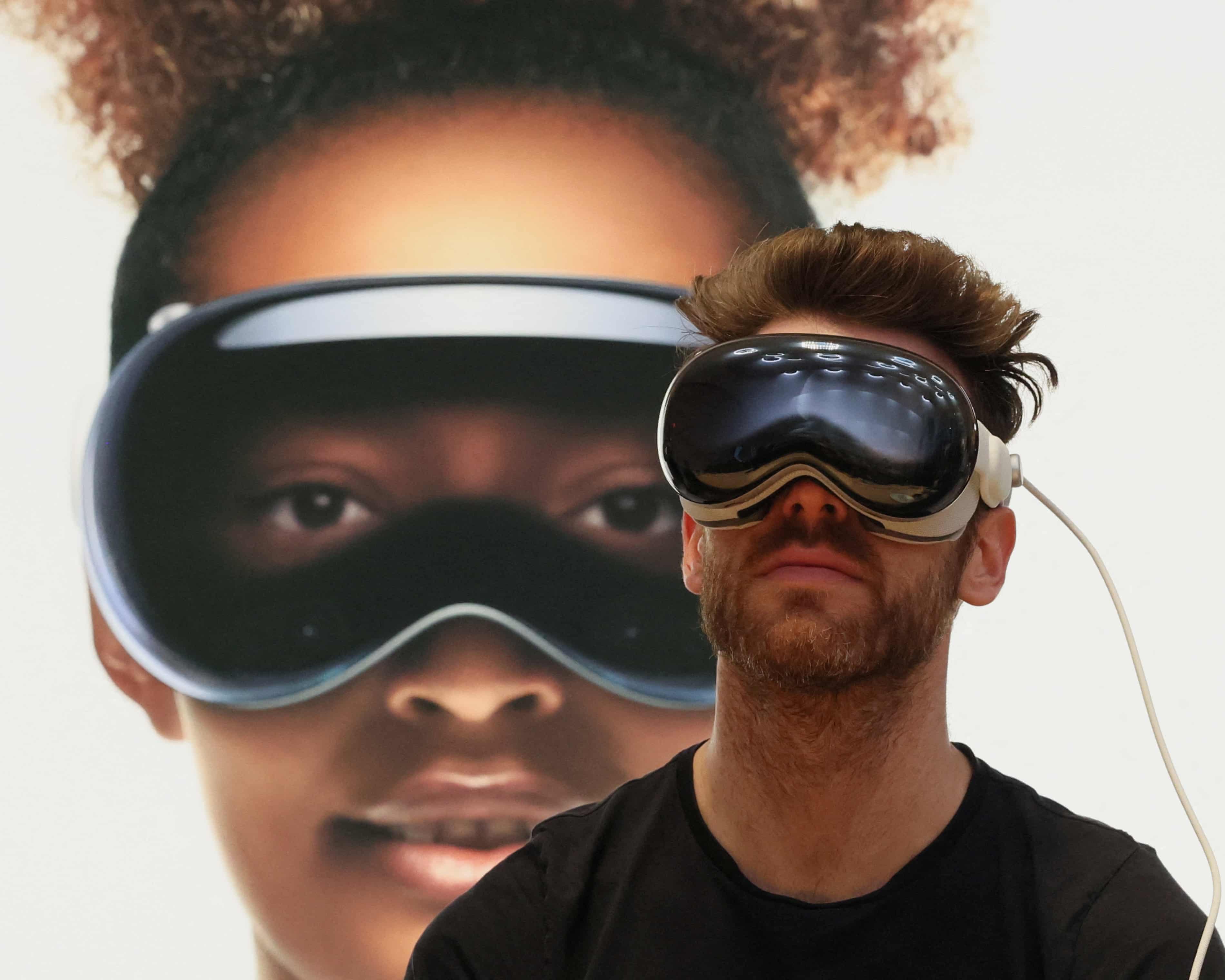 Apple สั่งหั่นกำลังผลิต Vision Pro หลังยอดขายไม่ปังดีที่คิด 2 apple-cuts-vision-pro-production