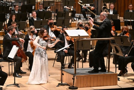 The LSO conducted by François-Xavier Roth with Patricia Kopatchinskaja