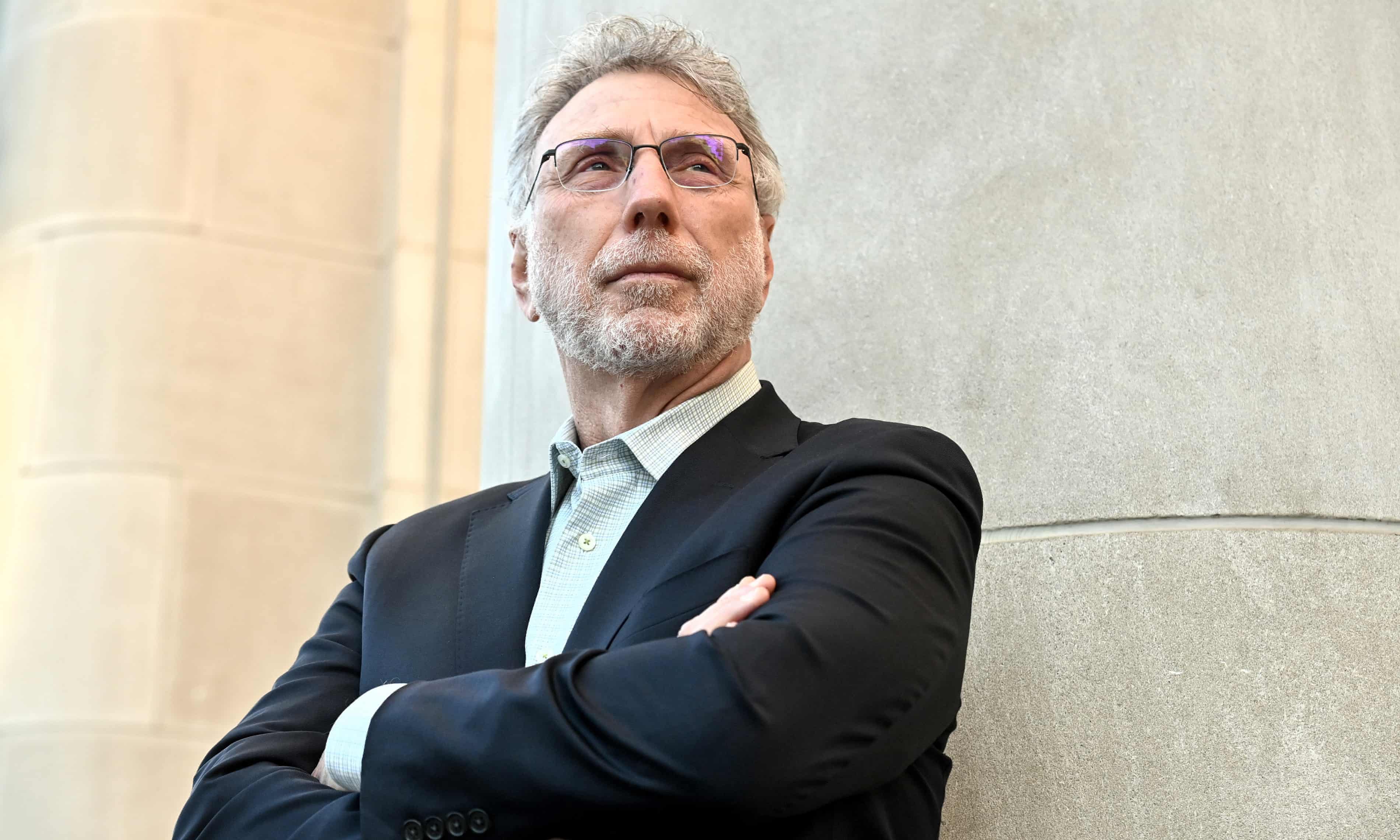 Ex-Washington Post editor Marty Baron rebukes Bezos: ‘betrayal of free expression’ (theguardian.com)