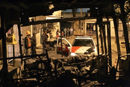 a burnt down car