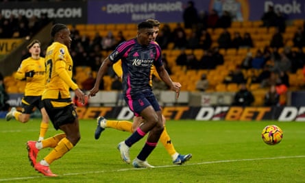 Taiwo Awoniyi scores Nottingham Forest’s third goal against Wolves.