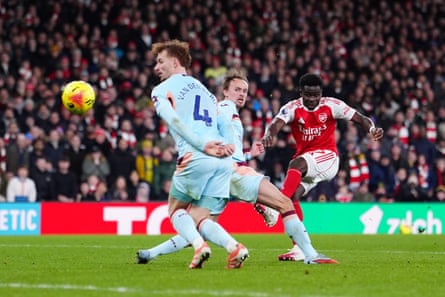 Bukayo Saka scores Arsenal's second goal.