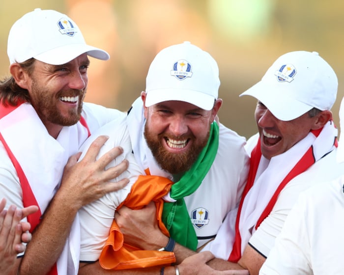 Lowry steps out of McIlroy’s shadow to play leading man on biggest stage