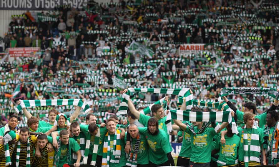 Celtic célèbre sa victoire au titre en 2012.