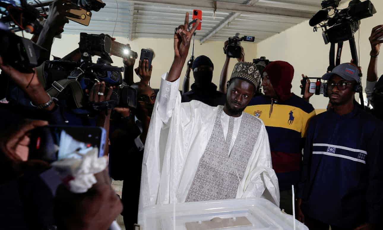 Candidato antisistema de Senegal casi seguro de convertirse en presidente