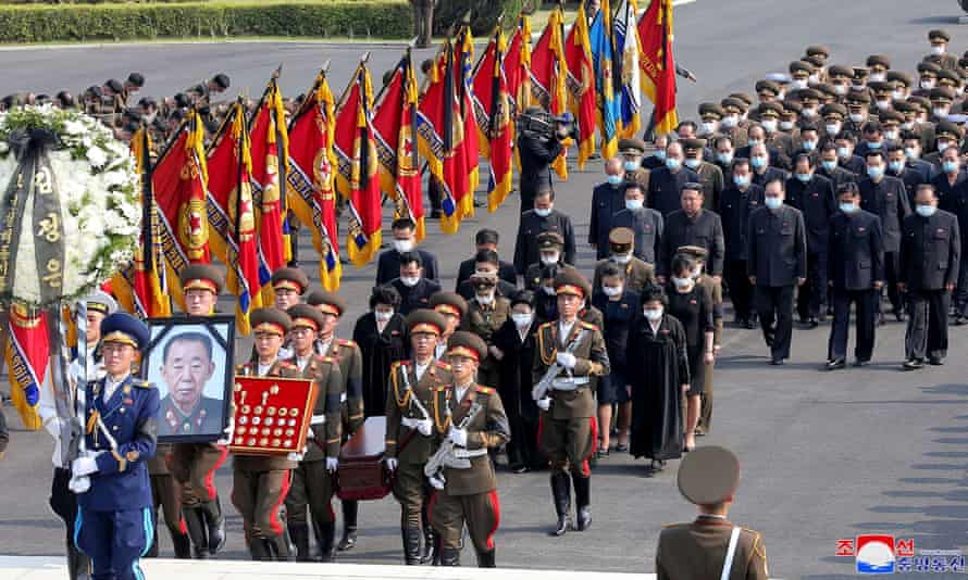 كيم جونغ أون ومسؤولون آخرون رفيعو المستوى يحضرون جنازة الراحل هيون سول هاي في بيونغ يانغ
