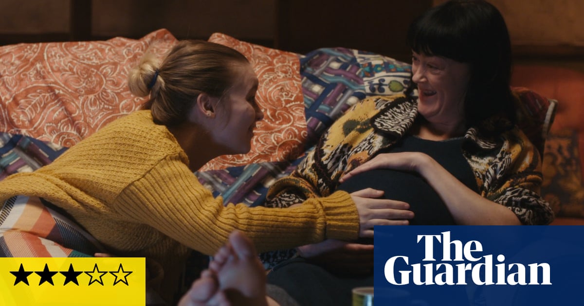 A Bump Along the Way review – charming late-pregnancy comedy