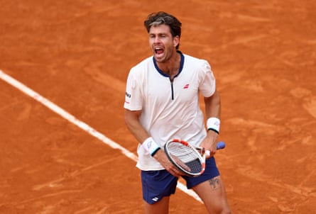 Cameron Norrie shouting on court