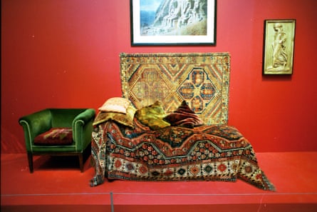 ‘Many psychologists expressed hesitance and caution about clinical solutions.’ The psychoanalysis couch of Sigmund Freud, as shown in the Tate Modern.