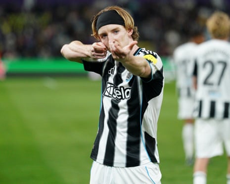 Harvey Barnes Masterclass: Newcastle United Thrashes Union Saint-Gilloise 4-0 in Champions League Rout