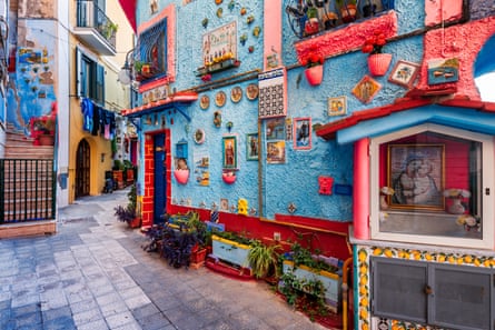 Colourful alleys and displays in Italy