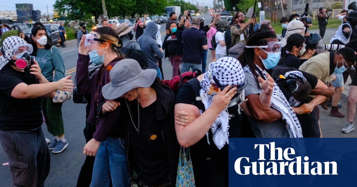 Feds Clappin' Back at Protesters Outside ICE Joint in Jersey: Real Talk