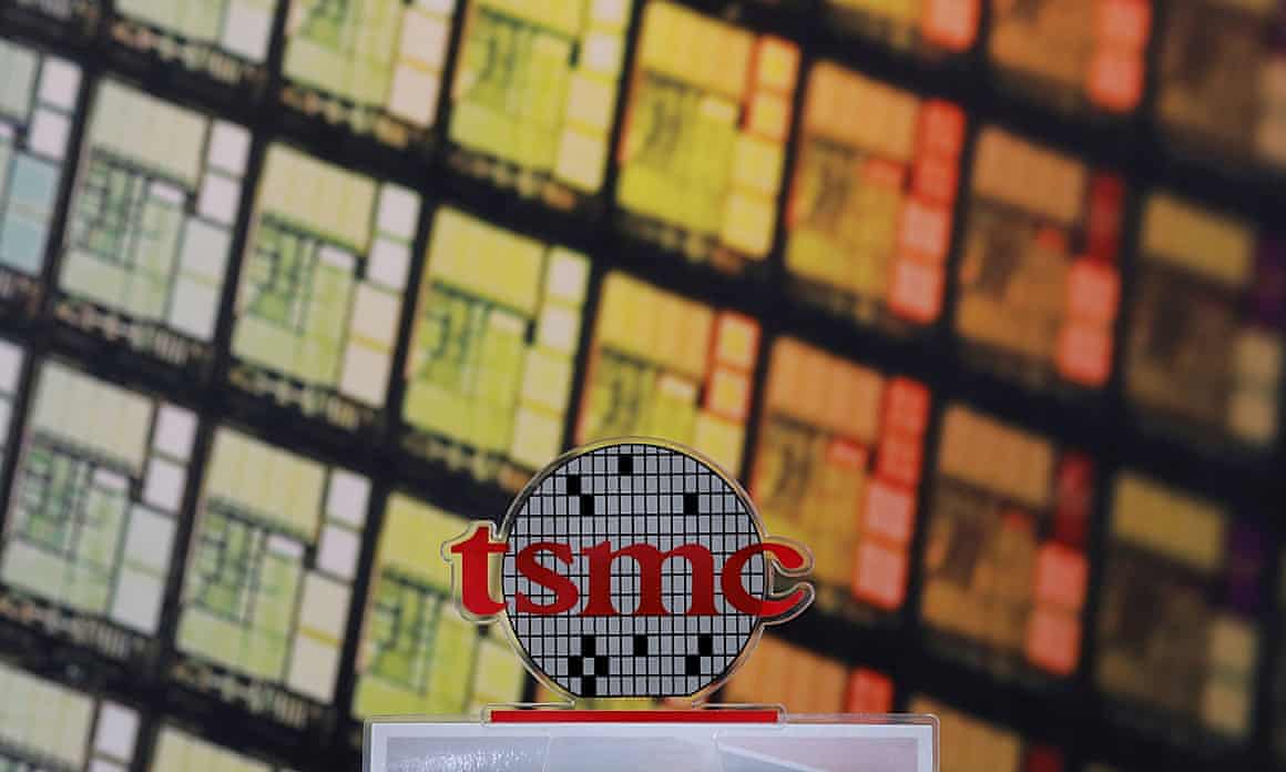 A logo of Taiwan Semiconductor Manufacturing Co (TSMC) is seen at its headquarters in Hsinchu, Taiwan