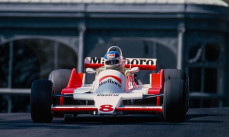 Tambay pilotant pour McLaren lors du Grand Prix de Monaco 1979.