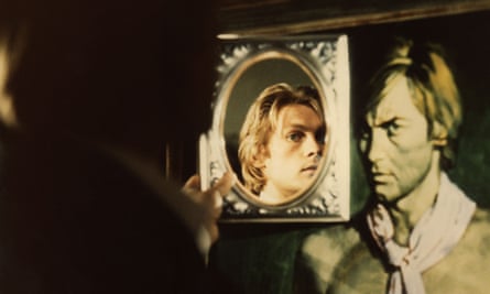 Helmut Berger protagoniza la adaptación cinematográfica de 1970 de El retrato de Dorian Gray.