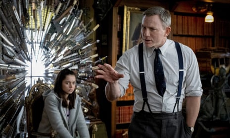 Daniel Craig in Knives Out.