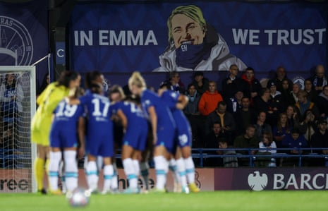 Chelsea v Vllaznia: Women’s Champions League – live | Women's Champions League 5 The Chelsea players huddle in front of a banner honouring their manager Emma Hayes.
