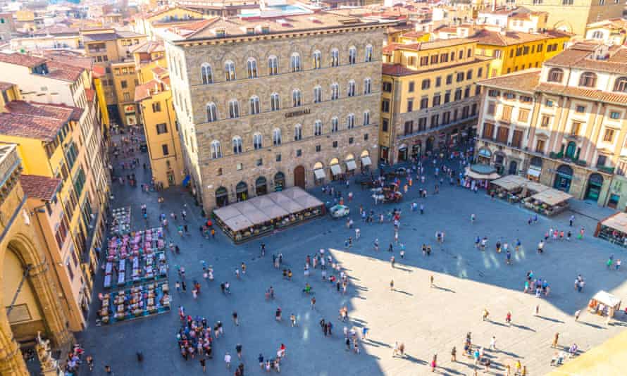 Piazza della Signoria square … where Girolamo Savonarola was executed in 1498.