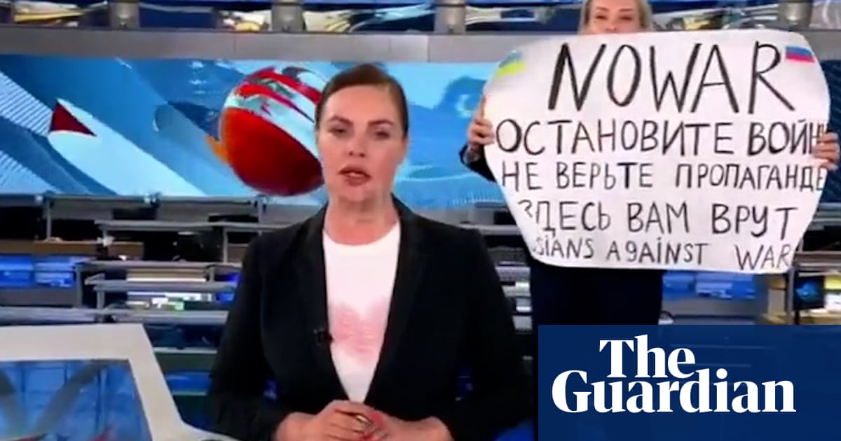 ‘They’re lying to you’: Russian TV employee interrupts news broadcast