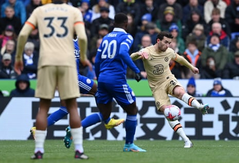 Ben Chilwell of Chelsea scores the team’s first goal during the Premier League match between Leicester City and Chelsea.