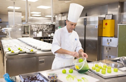 Jean-Charles Tremorin, le chef pâtissier du restaurant.