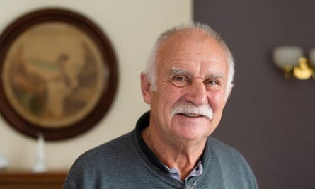 Devon aileleri evlerini Airbnb'ye kaptırırken zorluklar ve kalp kırıklığı izin veriyor | Devon 5 Bir meclis üyesi olan Malcolm Wilkinson, bir topluluk arazi güveninin kurulmasının konut krizinin üstesinden gelmeye yardımcı olabileceğini umduğunu söyledi
