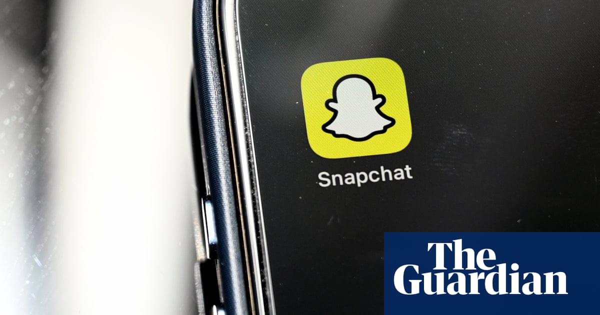 Russia blocks Snapchat and restricts Apple's FaceTime, state officials say