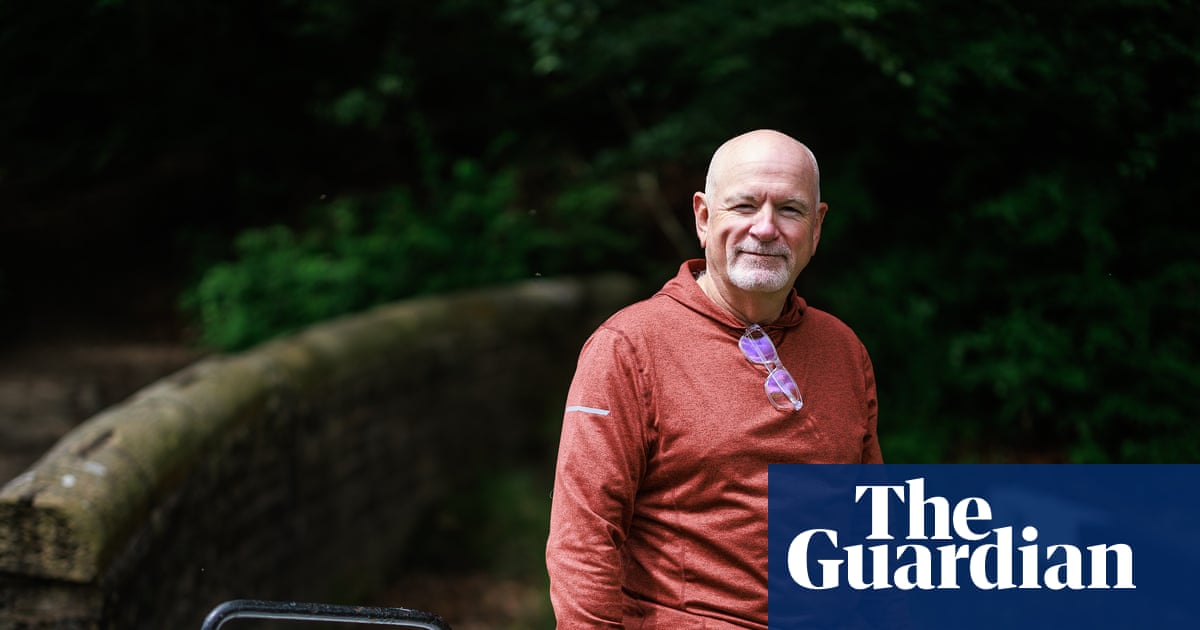 ‘I had sewage in my bath’: row erupts over lock on Huddersfield narrow canal