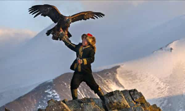 the eagle huntress the teenage mongolian nomad who s preparing to swoop on the oscars the eagle huntress the guardian