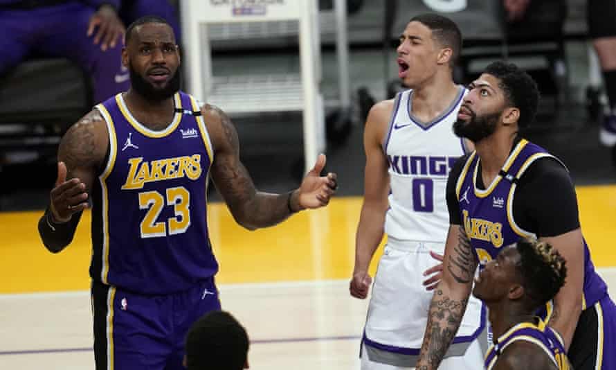 LeBron James (left) and Anthony Davis (right) were frustrated last season with the Lakers.