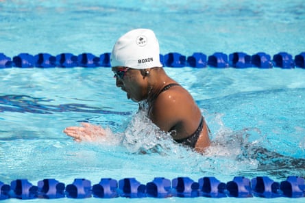 Katarina Roxon competes in the women’s SB8 100m breaststroke