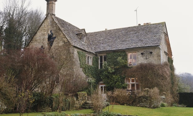 Jilly Cooper's House<br>The country home of English author Jilly Cooper in Bisley, Gloucestershire, 4th February 2000. (Photo by Bryn Colton/Getty Images)