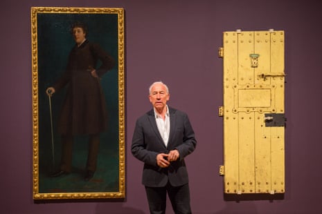 Simon Callow with Oscar Wilde, left, by Robert Goodloe Harper Pennington and the door from Wilde’s prison cell in Reading jail.