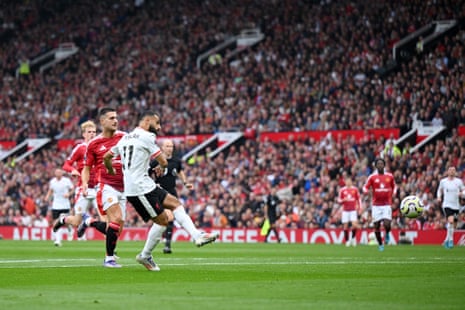 Mohamed Salah marque le troisième but.