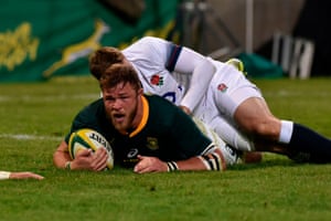 South Africa’s Duane Vermeulen drives over to score.